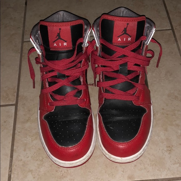Air Jordan 1 - Picture 2 of 8